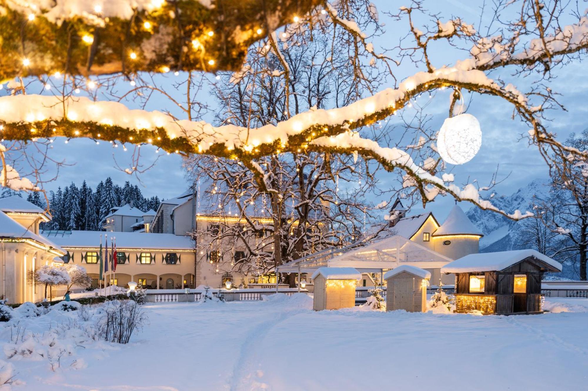 Imlauer Hotel Schloss Pichlarn Aigen im Ennstal Exterior photo The village of Gstaad