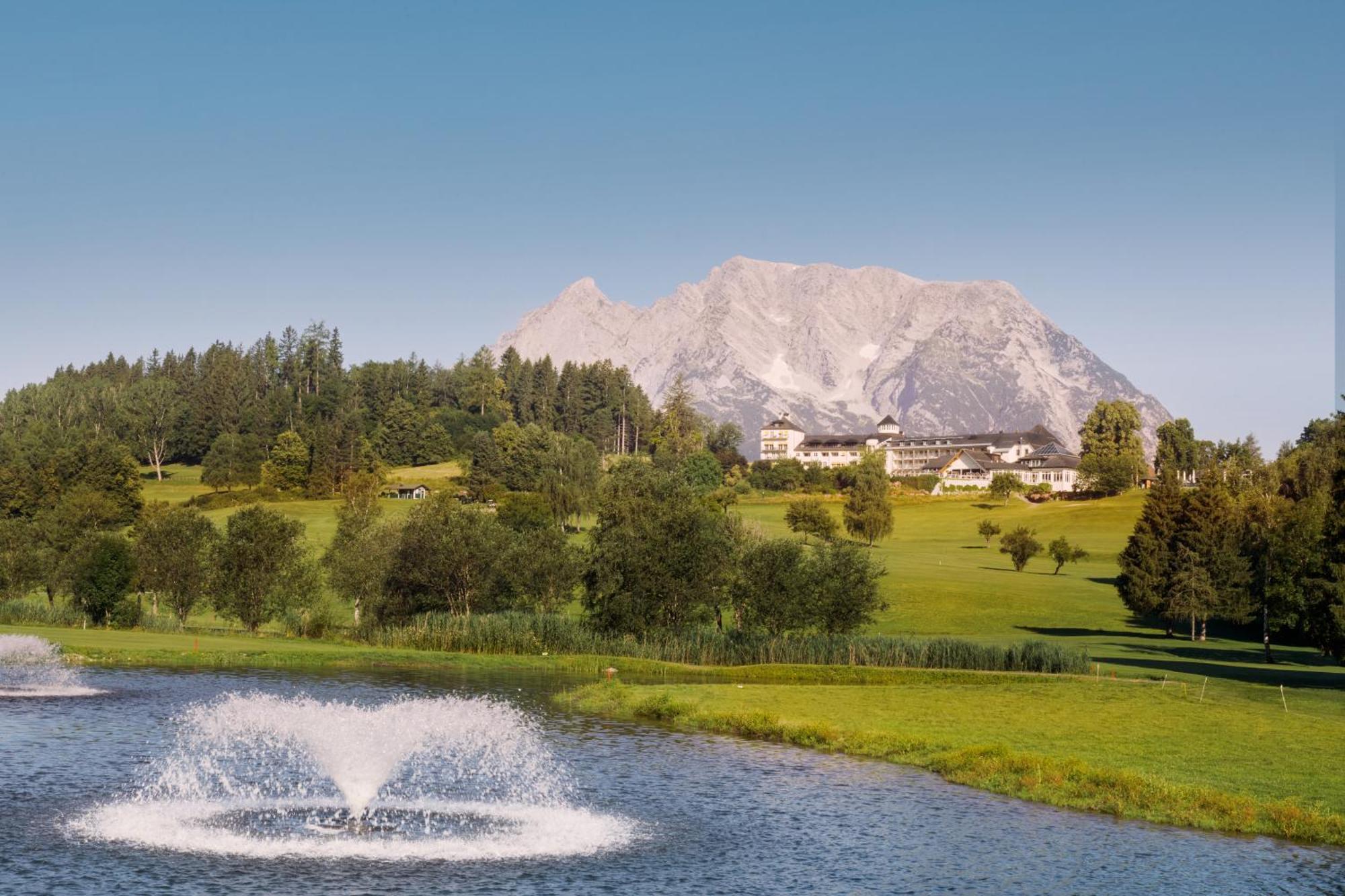 Imlauer Hotel Schloss Pichlarn Aigen im Ennstal Exterior photo The Watzmann